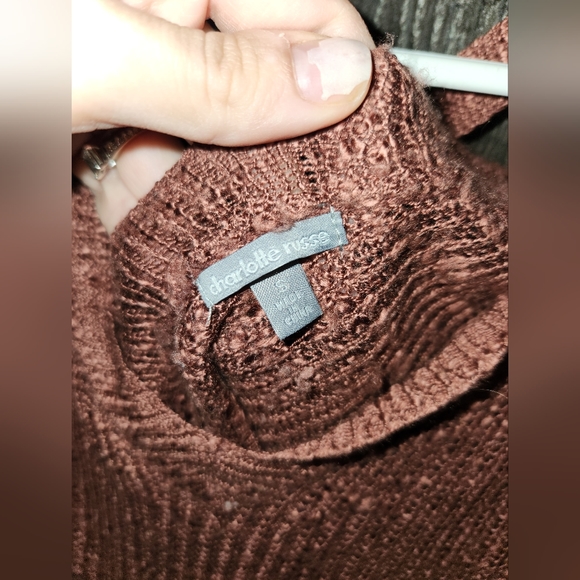 Sweater with open back - Picture 3 of 3